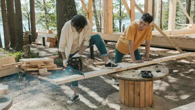 pros and cons of an electric chainsaw