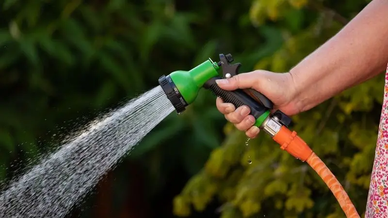VEVOR automatic garden hose reel