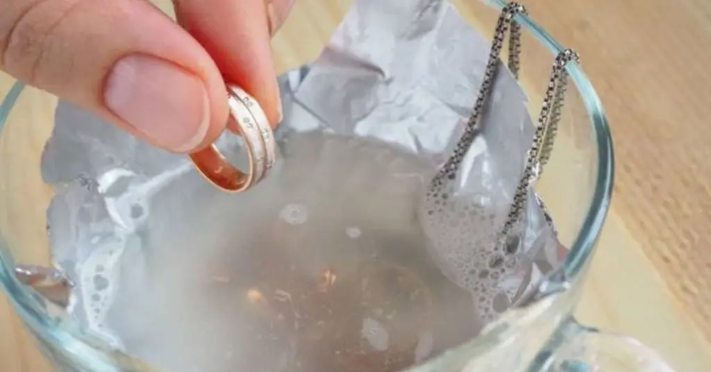 How to Remove Tarnish from Jewelry