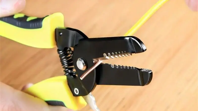 Tools for wire cutting