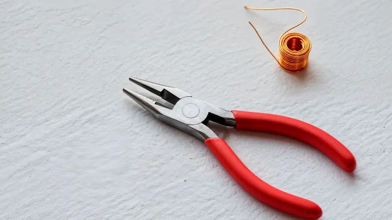 Text: How to strip wire