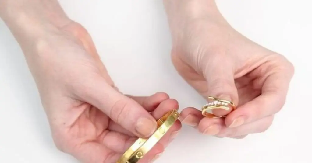 how to clean gold-plated jewelry