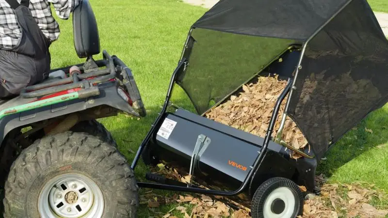 Features of best lawn sweeper for artificial turf 