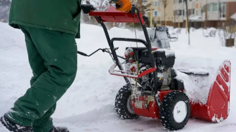 Choose the best snow thrower vs snow blower