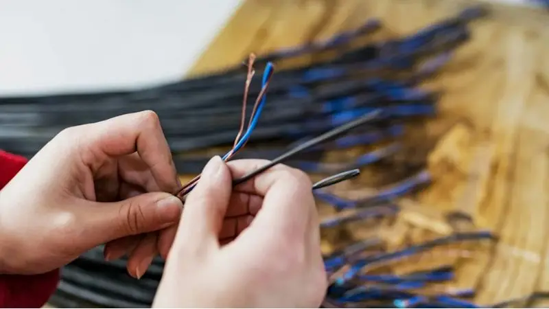 how to strip wires without tools