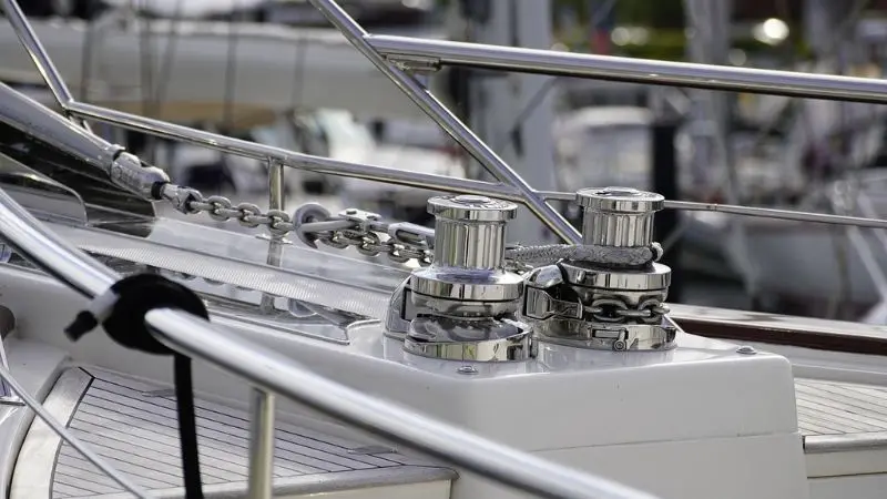 step-by-step guide on how to operate a winch