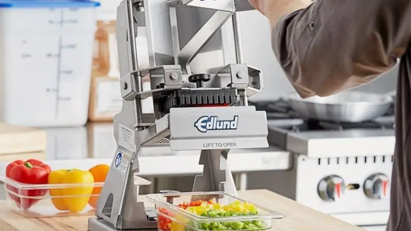 Maintenance of a commercial vegetable slicer