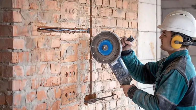 handheld concrete saws