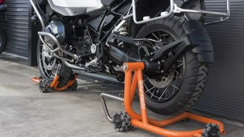  Install a motorcycle stand