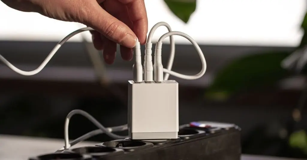 can you plug a surge protector into an extension cord