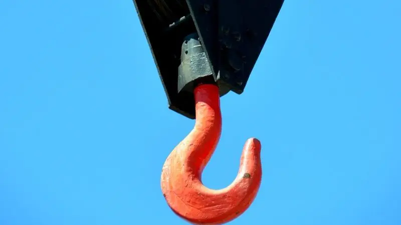 tools or uses of warehouse lifting equipment