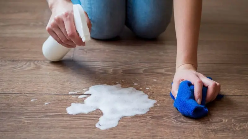 How to make a homemade DIY floor cleaner at home
