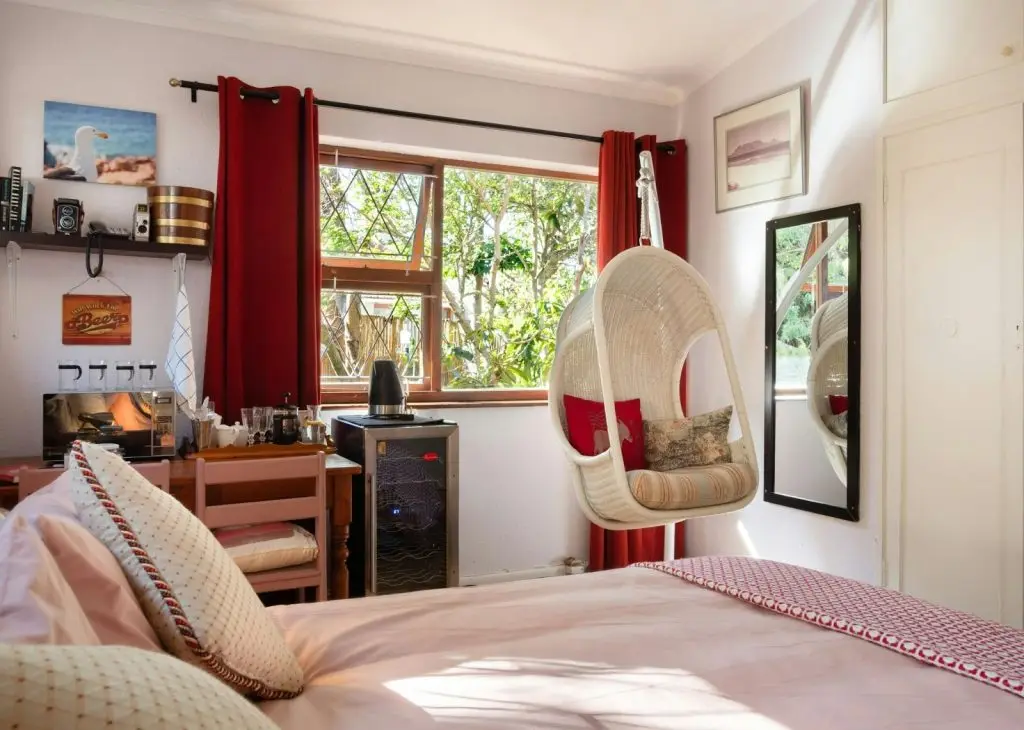 choosing the correct location for room decoration