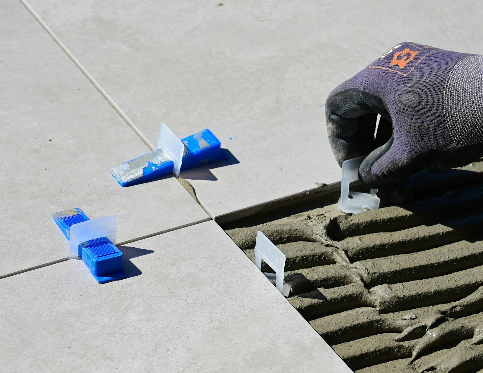 Best Tile Tools for DIY and Pro Tiling
