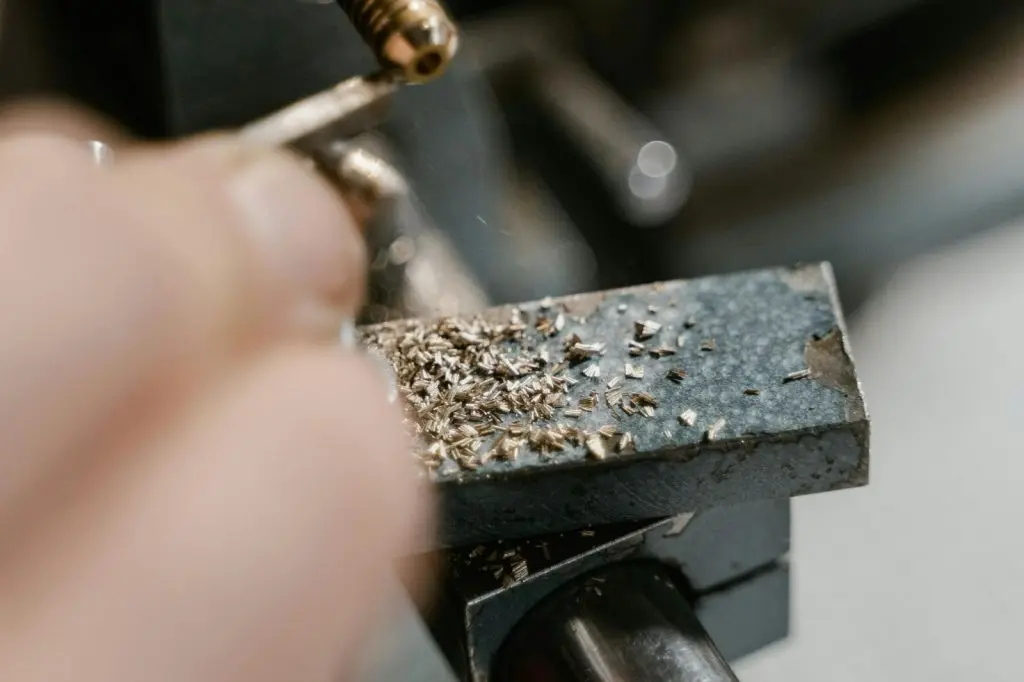 metal shavings after drilling should be cleaned after use