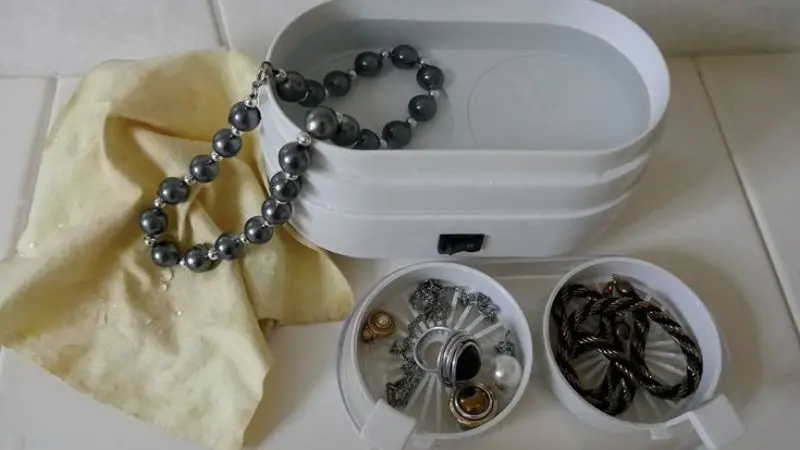 How to properly clean costume jewelry