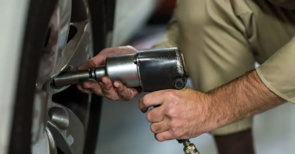 how to use impact wrench