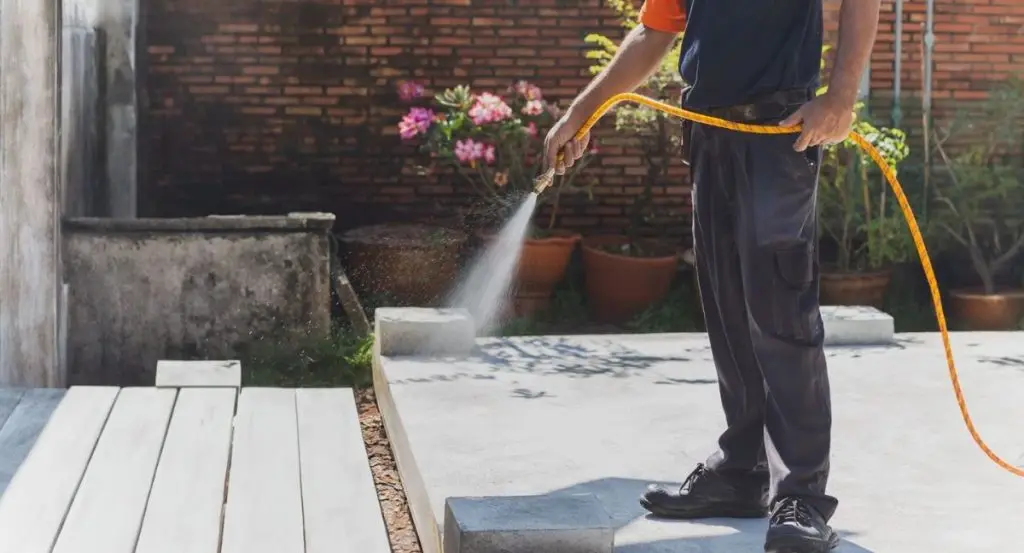 outdoor house cleaning