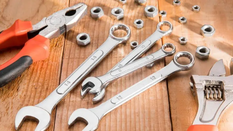 key features you should take care for socket wrench in tight places