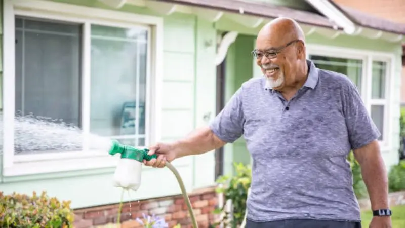 Mistakes to avoid when washing windows with hose