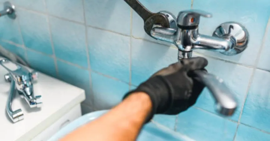 how to use a basin wrench