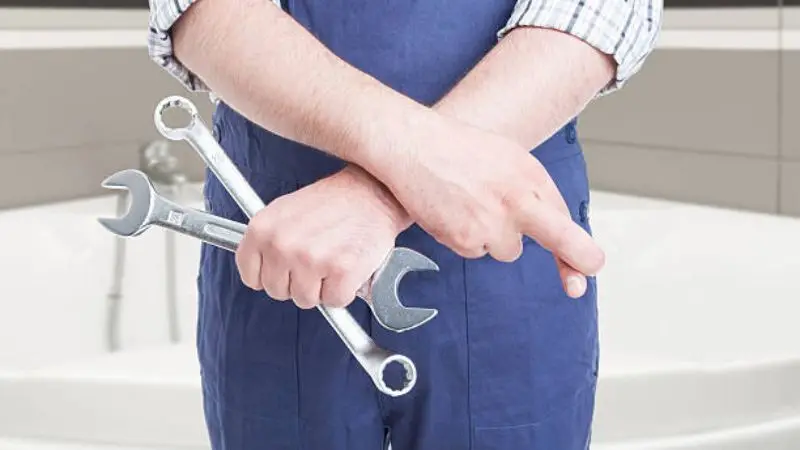  Use of basin wrench set