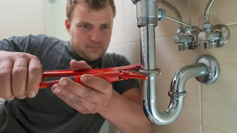 Tips for using a basin wrench set