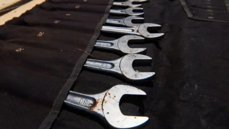 Metric wrench set 