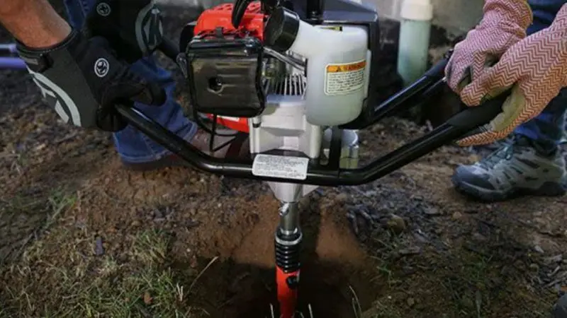 How to pick the right post hole digger