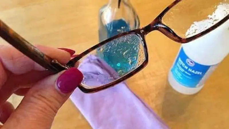What is the best homemade glasses cleaner