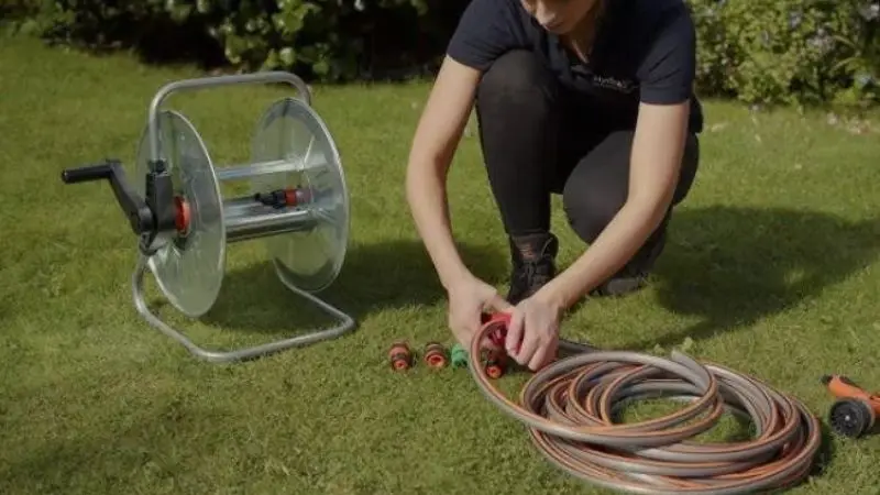 step-by-step guide on how to put a hose on a hose reel