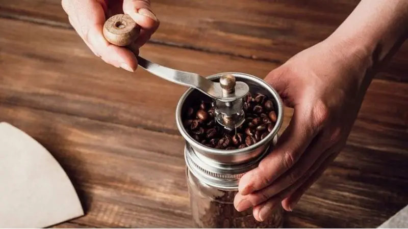 How to grind coffee beans at home