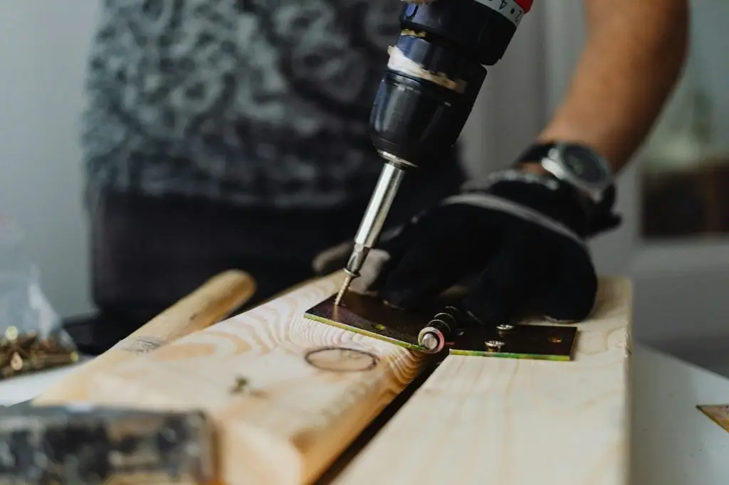 Holz mit Winkeln verbinden
