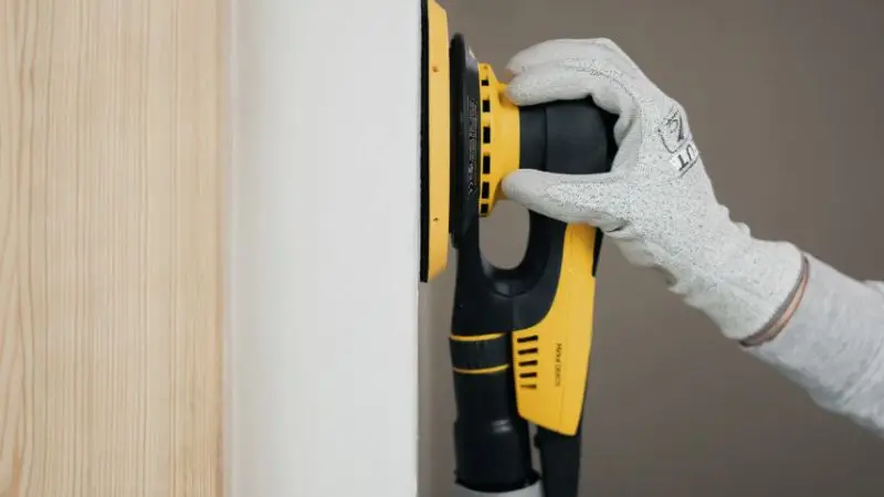 How to control dust when sanding drywall