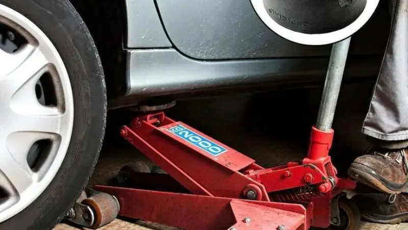 How to install a car jack rubber pad