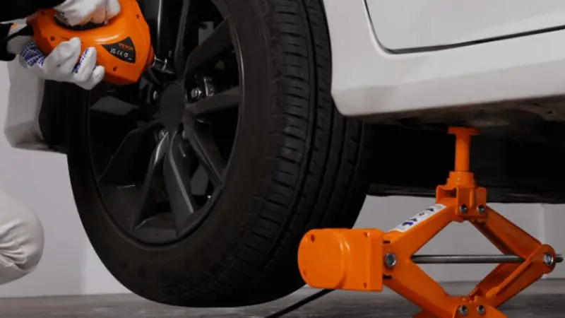 How to locate the jacking points on your car