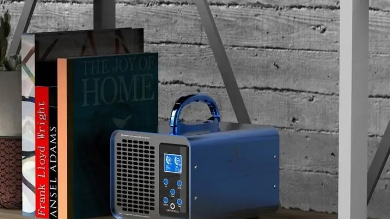 How does an ozone generator work