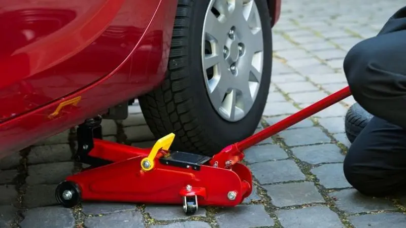  How to choose the right low-profile car jack
