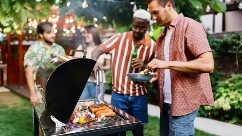 How to use wood chips in a pellet smoker