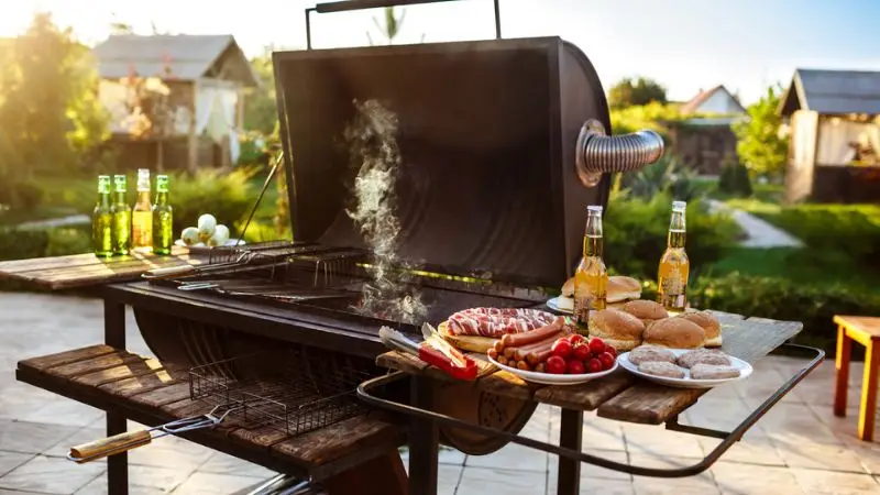 Tips to use wood chips in a pellet smoker