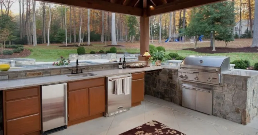 outdoor kitchen cabinets