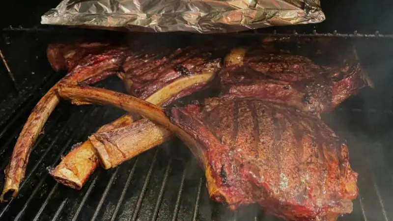 How to prepare a tomahawk steak before grilling
