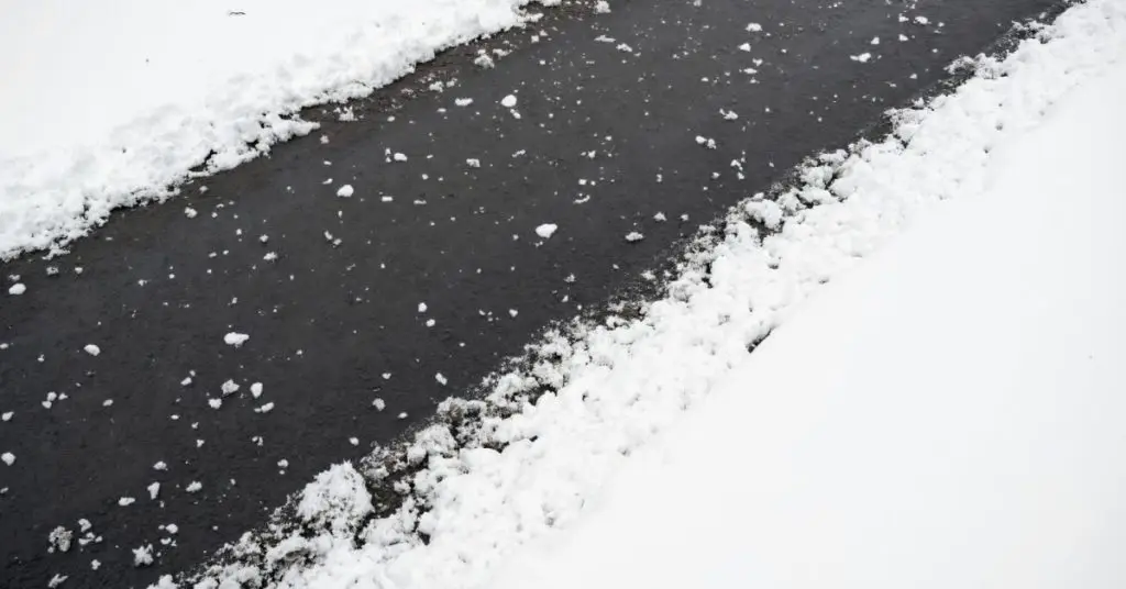 Safe ice melt for concrete