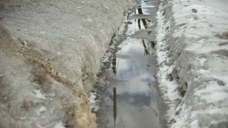 the best type of safe ice melt for concrete surfaces