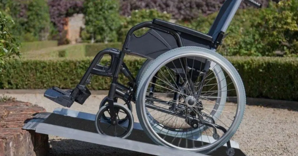 Portable wheelchair ramp