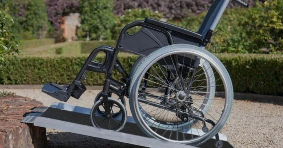 Portable wheelchair ramp