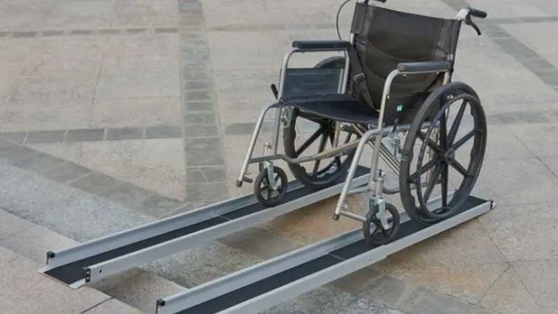 features to look for in a portable wheelchair ramp