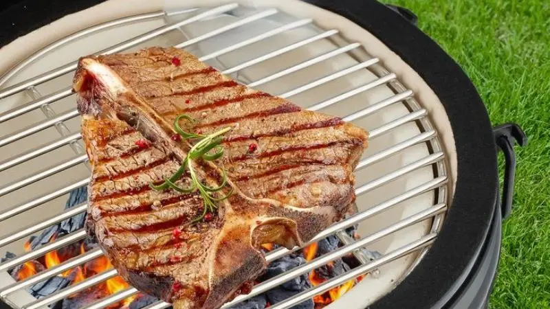  Properly use a ceramic BBQ grill