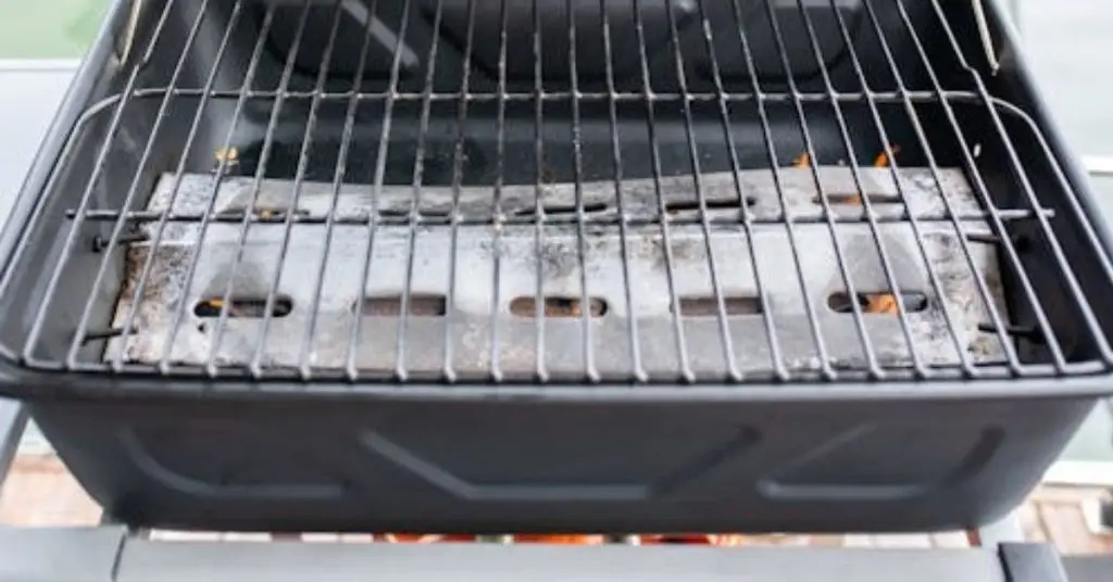 Stainless steel vs cast iron grill grates