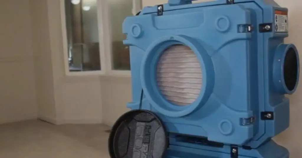 Portable air scrubber